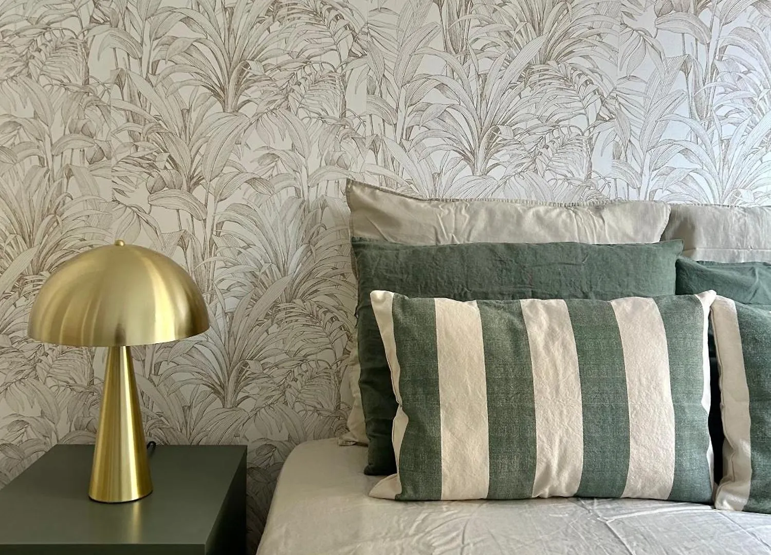 Menton Carre D'Or - Private Garage Apartment France