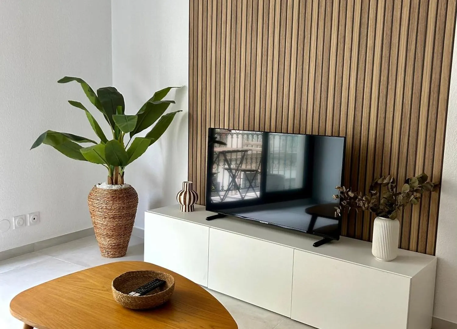 Menton Carre D'Or - Private Garage Apartment France